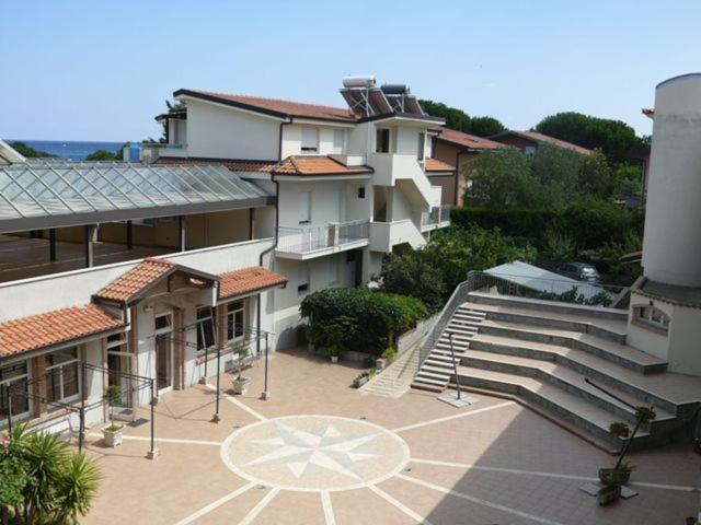 Aquamarine Residence Davoli Luaran gambar