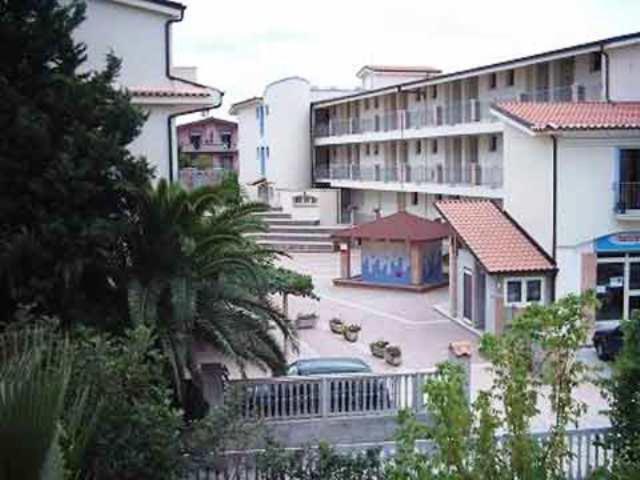 Aquamarine Residence Davoli Luaran gambar