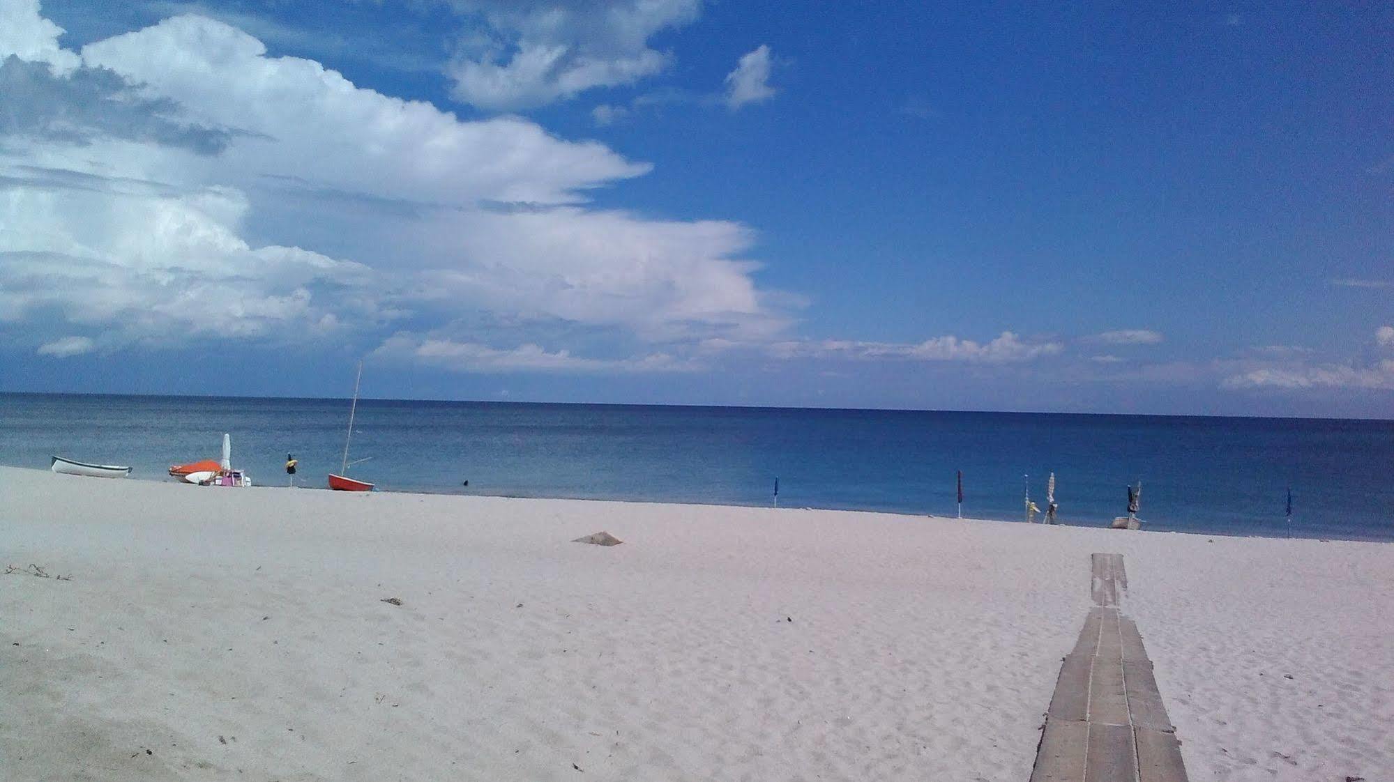 Aquamarine Residence Davoli Luaran gambar